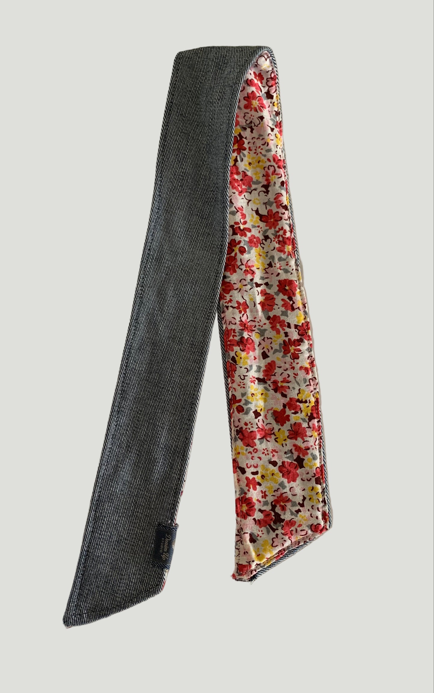 Coastal Bloom Wine Tote With A Sash of Denim